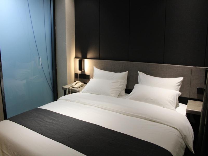 Thank Inn Plus Hotel Shandong Qingdao Olympic Sailing May 4Th Square Dış mekan fotoğraf